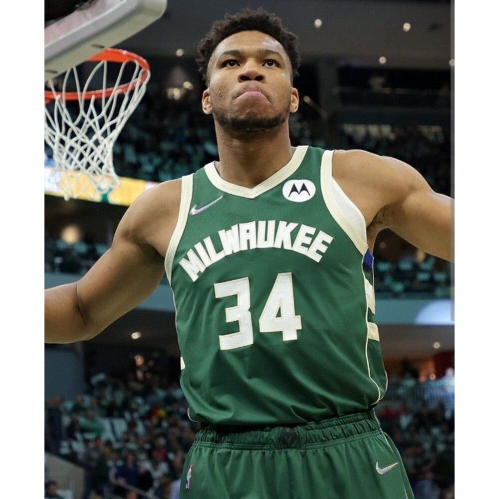 Giannis Antetokounmpo (Nike)-(Bucks)-(Green)-(Jersey)-(New Cond.)-(Size:XL)-$95 - Picture 4 of 12